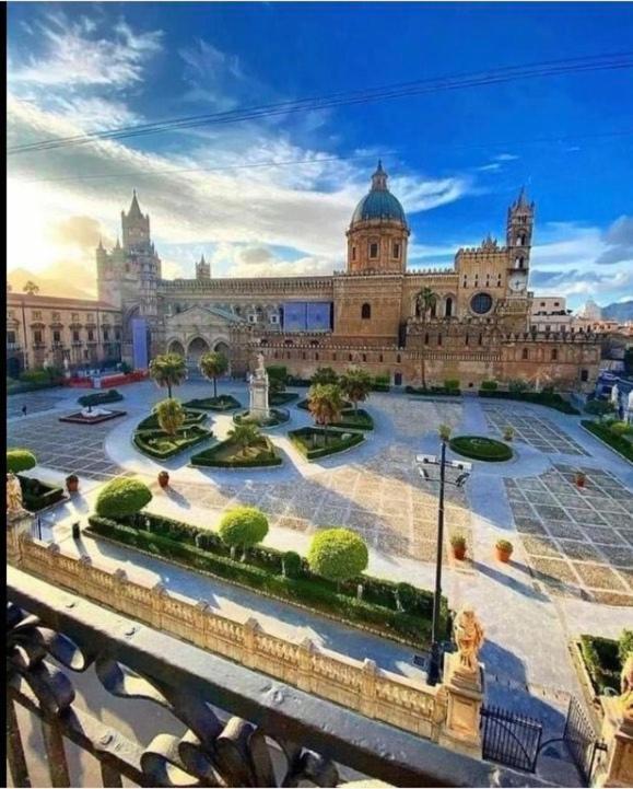 Antico Vicolo Della Cattedrale Apartment Palermo Bagian luar foto