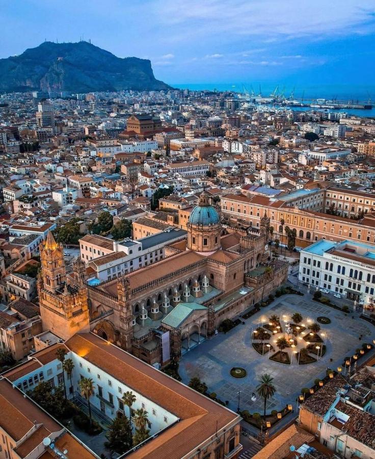Antico Vicolo Della Cattedrale Apartment Palermo Bagian luar foto